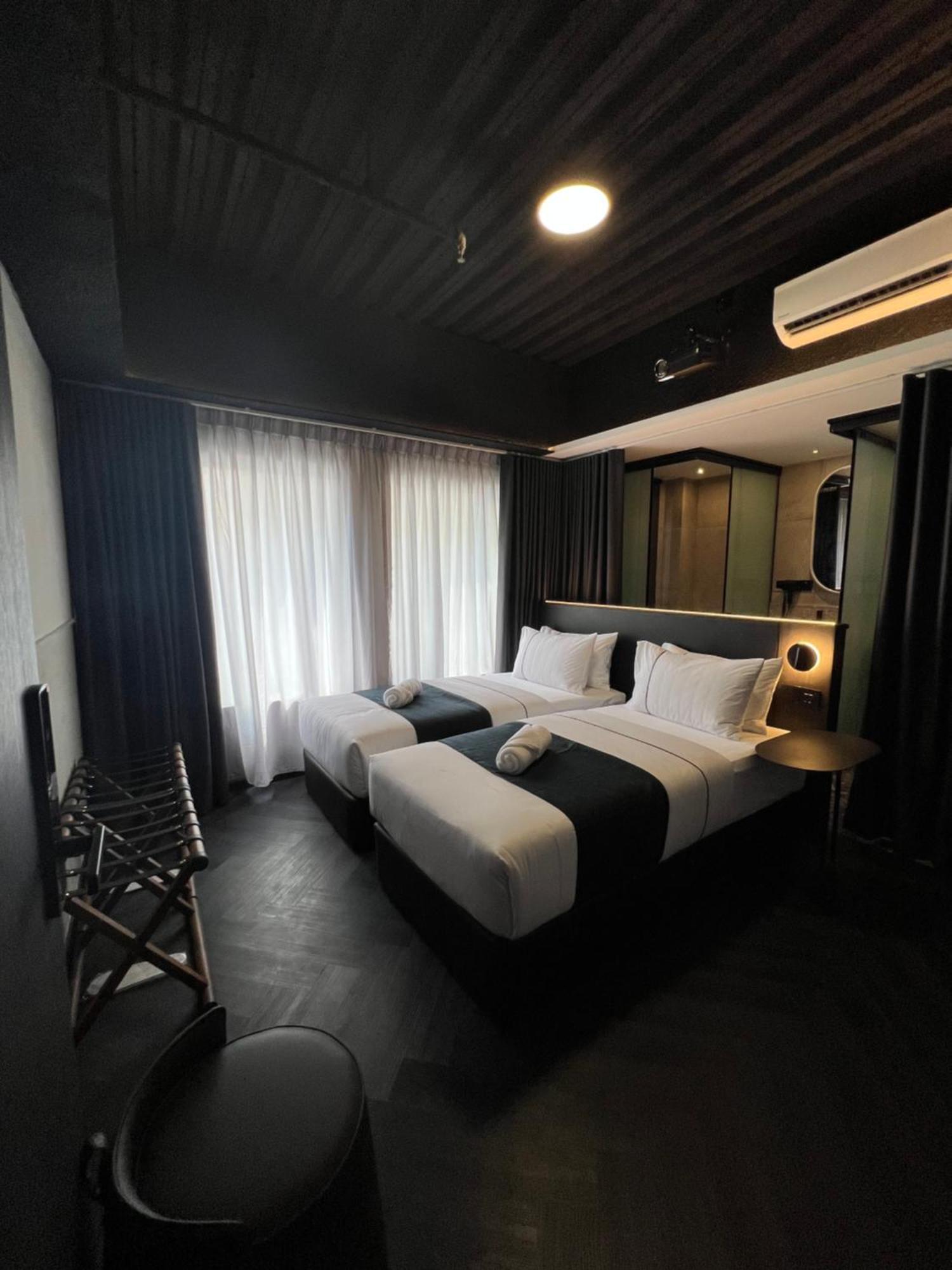 B Hotel Куала Лумпур Екстериор снимка
