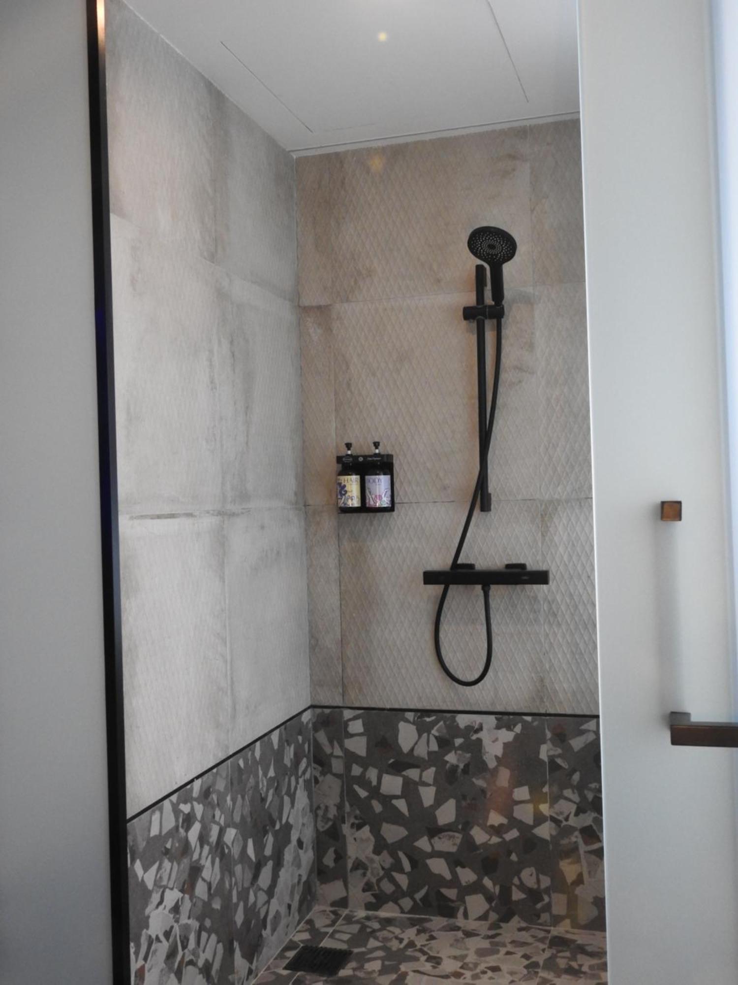 B Hotel Куала Лумпур Екстериор снимка
