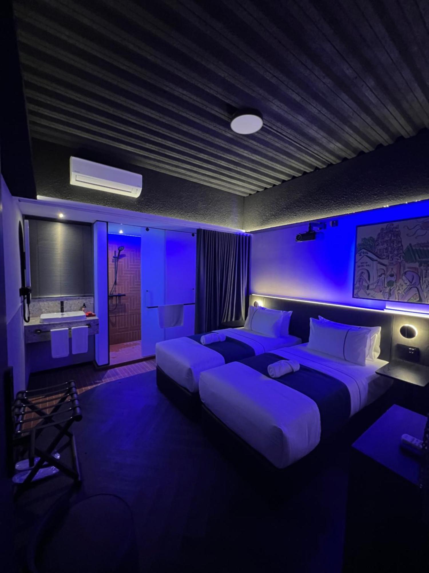 B Hotel Куала Лумпур Екстериор снимка