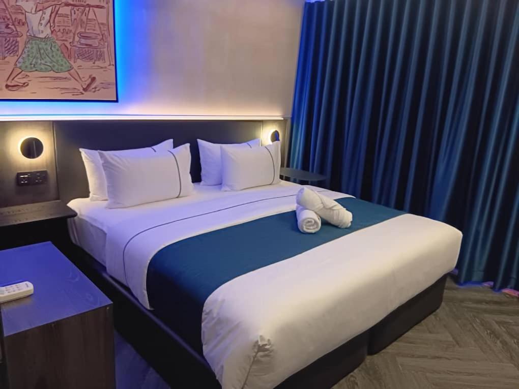 B Hotel Куала Лумпур Екстериор снимка