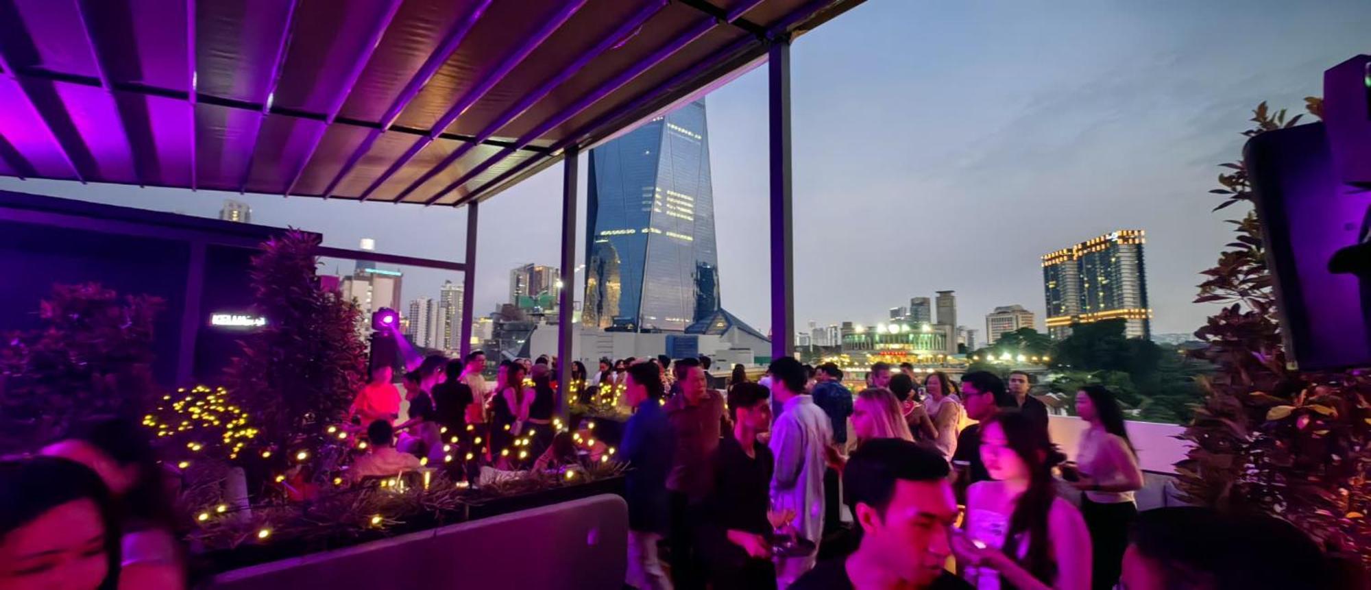 B Hotel Куала Лумпур Екстериор снимка